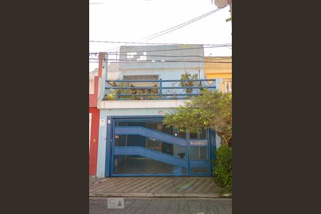 Casa à venda com 230m², 3 quartos e 2 vagasFachada