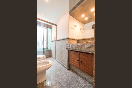 Casa à venda com 172m², 3 quartos e 2 vagas Casa à venda com 172m², 3 quartos e 2 vagasBanheiro