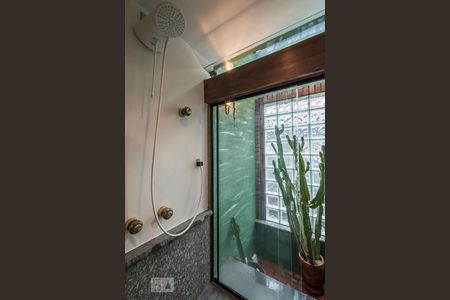 Casa à venda com 172m², 3 quartos e 2 vagas Casa à venda com 172m², 3 quartos e 2 vagasBanheiro