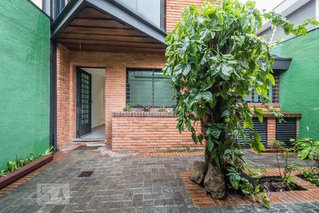 Casa à venda com 172m², 3 quartos e 2 vagas Casa à venda com 172m², 3 quartos e 2 vagasQuintal