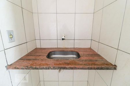 Cozinha de kitnet/studio para alugar com 1 quarto, 10m² em Jacarepaguá, Rio de Janeiro