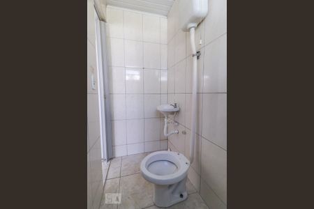 Banheiro de kitnet/studio para alugar com 1 quarto, 10m² em Jacarepaguá, Rio de Janeiro