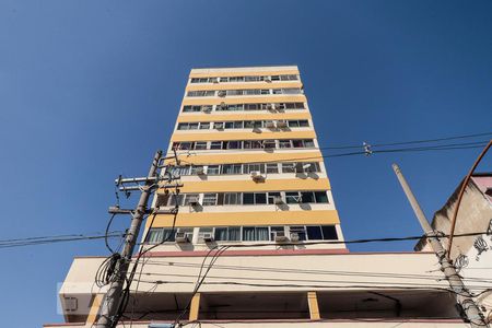 Apartamento para alugar com 70m², 2 quartos e 1 vaga Apartamento para alugar com 70m², 2 quartos e 1 vagaFachada