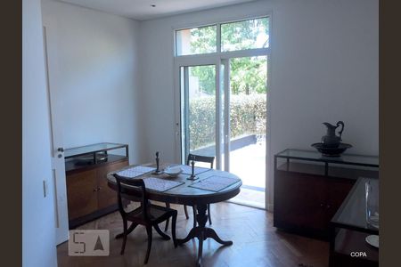 Casa à venda com 600m², 4 quartos e 6 vagasCopa