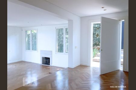 Casa à venda com 600m², 4 quartos e 6 vagasHall