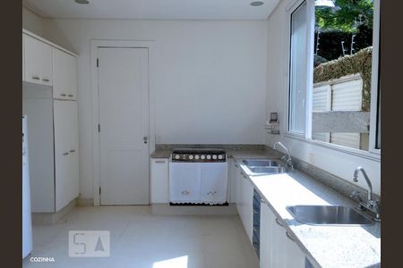 Casa à venda com 600m², 4 quartos e 6 vagasCozinha