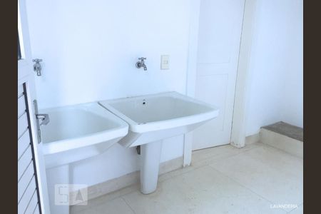 Casa à venda com 600m², 4 quartos e 6 vagasLavanderia