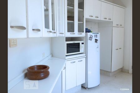 Casa à venda com 600m², 4 quartos e 6 vagasCozinha