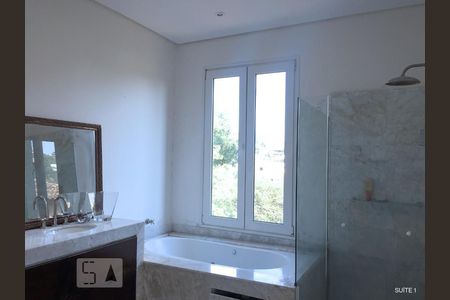 Casa à venda com 600m², 4 quartos e 6 vagasBanheiro suite 1