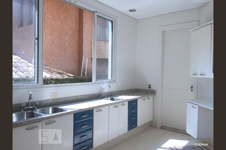 Casa à venda com 600m², 4 quartos e 6 vagasCozinha