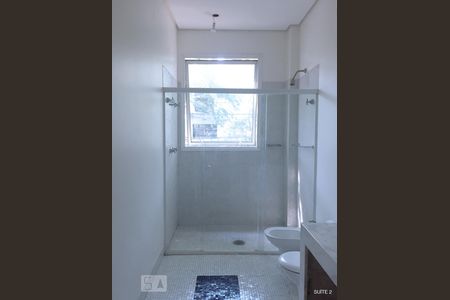 Casa à venda com 600m², 4 quartos e 6 vagasBanheiro Suite 2