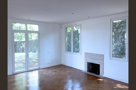 Sala de casa à venda com 4 quartos, 600m² em Jardim Leonor, São Paulo
