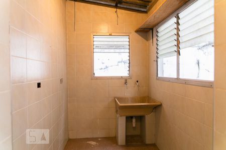 Casa para alugar com 60m², 2 quartos e 1 vaga Casa para alugar com 60m², 2 quartos e 1 vagaÁrea de Serviço