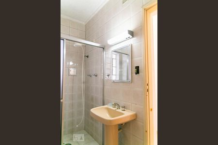 Casa para alugar com 60m², 2 quartos e 1 vaga Casa para alugar com 60m², 2 quartos e 1 vagaBanheiro