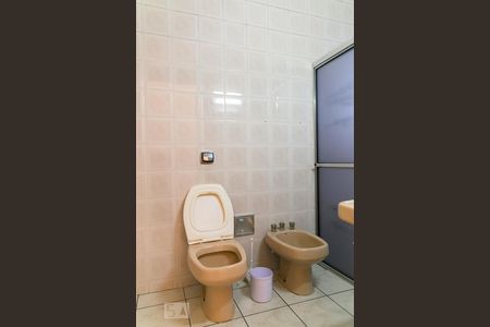 Casa para alugar com 60m², 2 quartos e 1 vaga Casa para alugar com 60m², 2 quartos e 1 vagaBanheiro