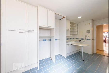 Apartamento à venda com 146m², 3 quartos e 2 vagasCozinha