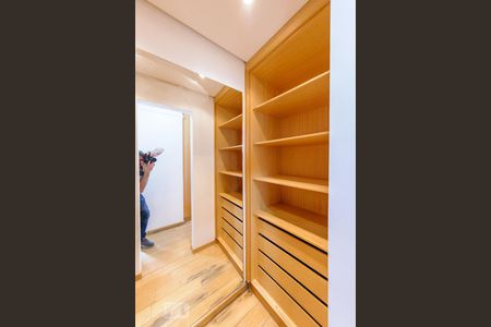 Apartamento à venda com 146m², 3 quartos e 2 vagasCloset - Suite