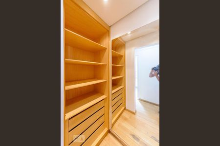 Apartamento à venda com 146m², 3 quartos e 2 vagasCloset - Suite