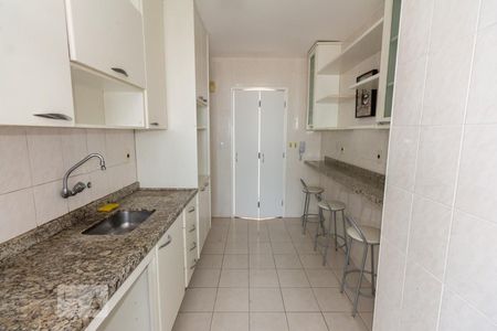 Apartamento à venda com 67m², 2 quartos e 2 vagasCozinha