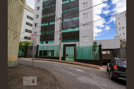 Apartamento para alugar com 96m², 3 quartos e 2 vagasFachada