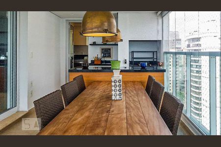 Apartamento para alugar com 185m², 3 quartos e 3 vagas Apartamento para alugar com 185m², 3 quartos e 3 vagasVaranda