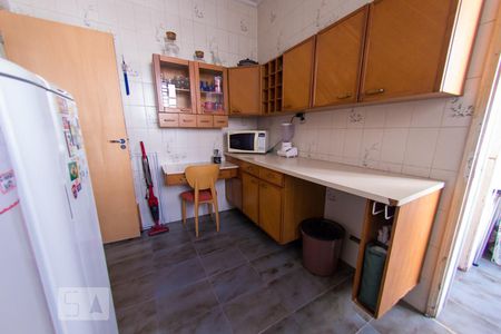 Apartamento para alugar com 132m², 6 quartos e sem vagaCozinha