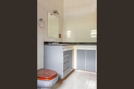 Casa à venda com 165m², 3 quartos e 2 vagasBanheiro 3