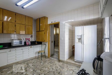 Casa à venda com 900m², 4 quartos e 3 vagasCozinha - Armários