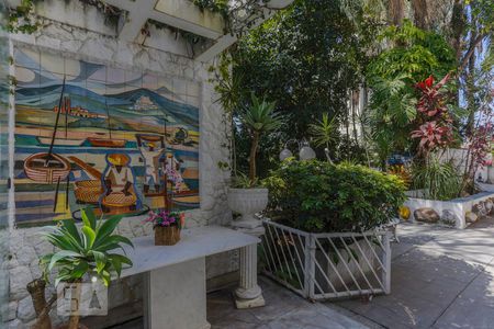 Casa à venda com 900m², 4 quartos e 3 vagasEntrada 