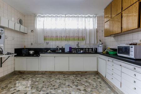 Casa à venda com 900m², 4 quartos e 3 vagasCozinha - Armários