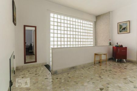 Casa à venda com 900m², 4 quartos e 3 vagasAcesso aos Quartos