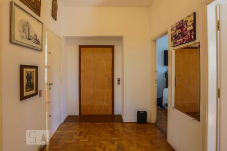 Casa à venda com 900m², 4 quartos e 3 vagasCorredor e Elevador 