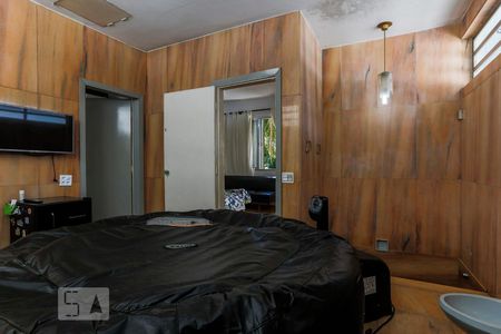 Casa à venda com 900m², 4 quartos e 3 vagasBanheiro da Suíte