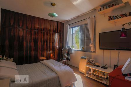 Casa à venda com 900m², 4 quartos e 3 vagasQuarto 2