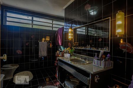 Casa à venda com 900m², 4 quartos e 3 vagasBanheiro Social