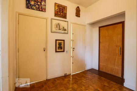 Casa à venda com 900m², 4 quartos e 3 vagasCorredor 