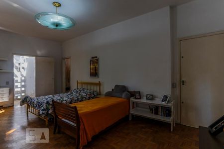 Casa à venda com 900m², 4 quartos e 3 vagasQuarto 4 Suíte