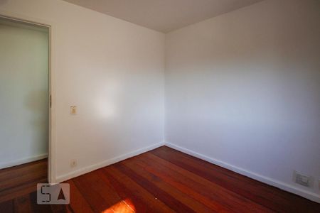Apartamento para alugar com 140m², 4 quartos e 2 vagas Apartamento para alugar com 140m², 4 quartos e 2 vagasQuarto 2