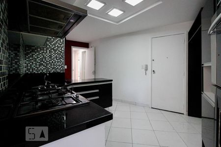 Apartamento para alugar com 140m², 4 quartos e 2 vagas Apartamento para alugar com 140m², 4 quartos e 2 vagasCozinha