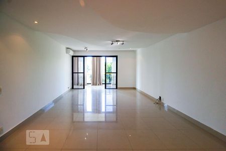 Sala de apartamento para alugar com 4 quartos, 140m² em Recreio dos Bandeirantes, Rio de Janeiro