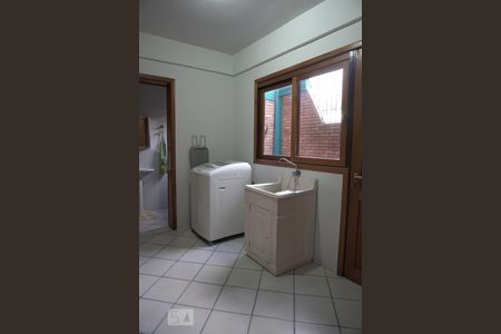 Casa à venda com 305m², 4 quartos e sem vagaLavanderia