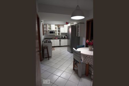 Casa à venda com 305m², 4 quartos e sem vagaCozinha