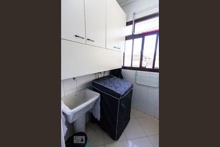 Apartamento à venda com 70m², 3 quartos e 1 vagaÁrea de Serviço