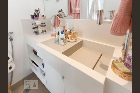 Apartamento para alugar com 45m², 1 quarto e 1 vagaBanheiro da Suíte / Pia