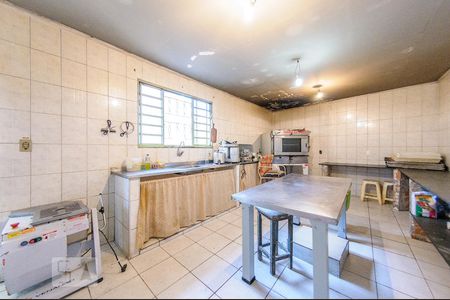 Casa à venda com 316m², 3 quartos e 2 vagas Casa à venda com 316m², 3 quartos e 2 vagasCozinha Extra - fundos