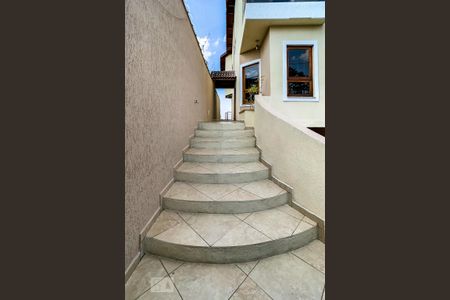 Casa à venda com 180m², 3 quartos e 4 vagas Casa à venda com 180m², 3 quartos e 4 vagasAcesso externo