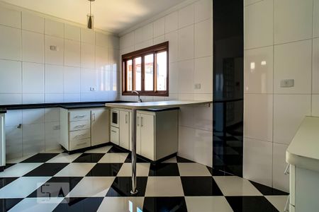 Casa à venda com 180m², 3 quartos e 4 vagas Casa à venda com 180m², 3 quartos e 4 vagasCozinha