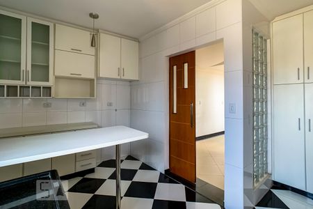 Casa à venda com 180m², 3 quartos e 4 vagas Casa à venda com 180m², 3 quartos e 4 vagasCozinha