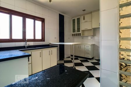 Casa à venda com 180m², 3 quartos e 4 vagas Casa à venda com 180m², 3 quartos e 4 vagasCozinha