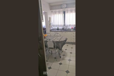 Apartamento à venda com 128m², 3 quartos e 3 vagasCozinha